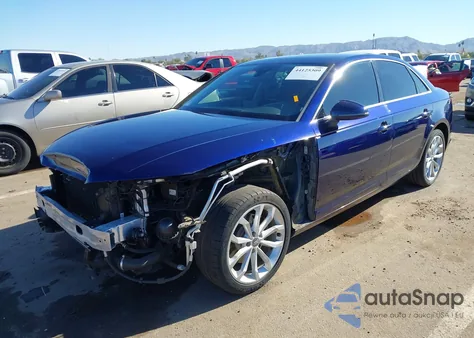 2019 Audi A4 40 Premium/40 Titanium Premium z USA, uszkodzony, nr VIN WAUGMAF4XKN001078